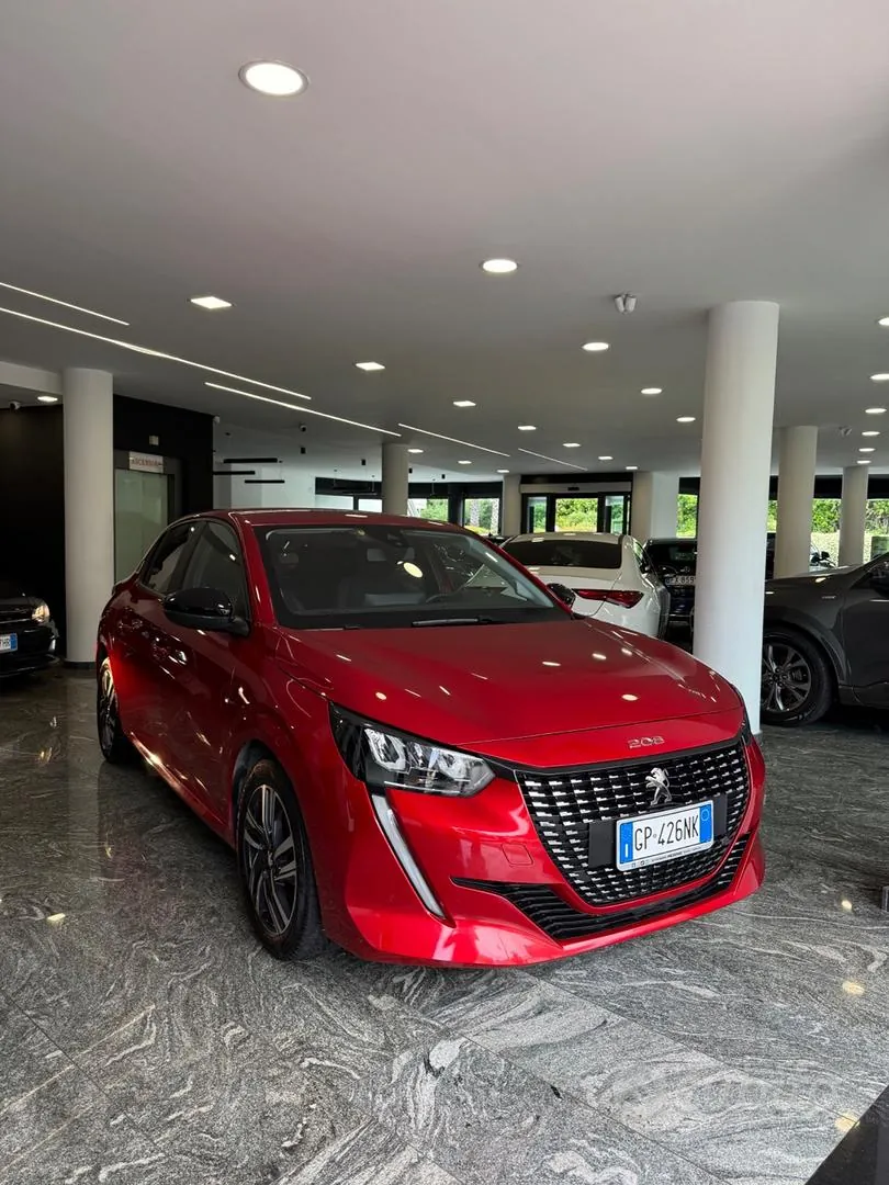 Peugeot 208 2023 photo 2