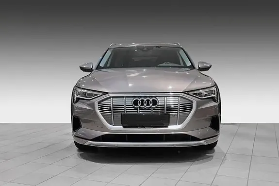Audi E-Tron 2021 photo 2