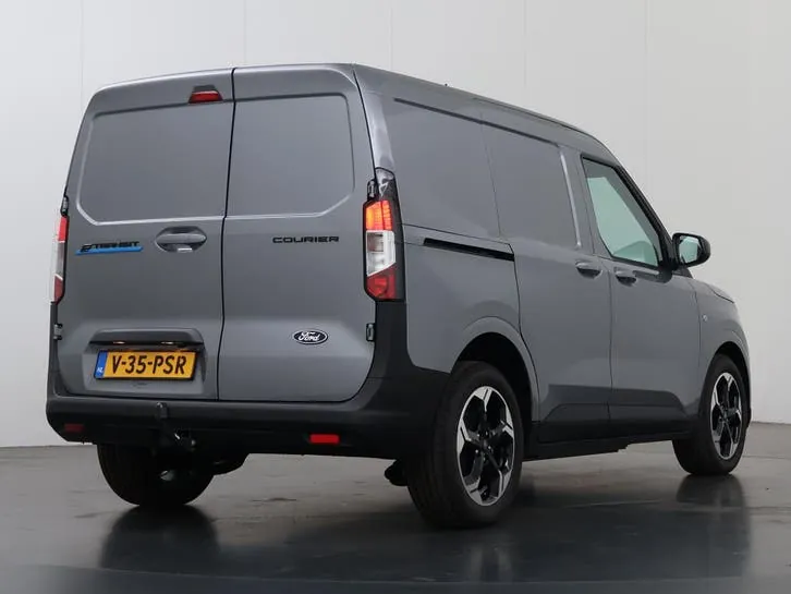 Ford E-Transit 2026 photo 2
