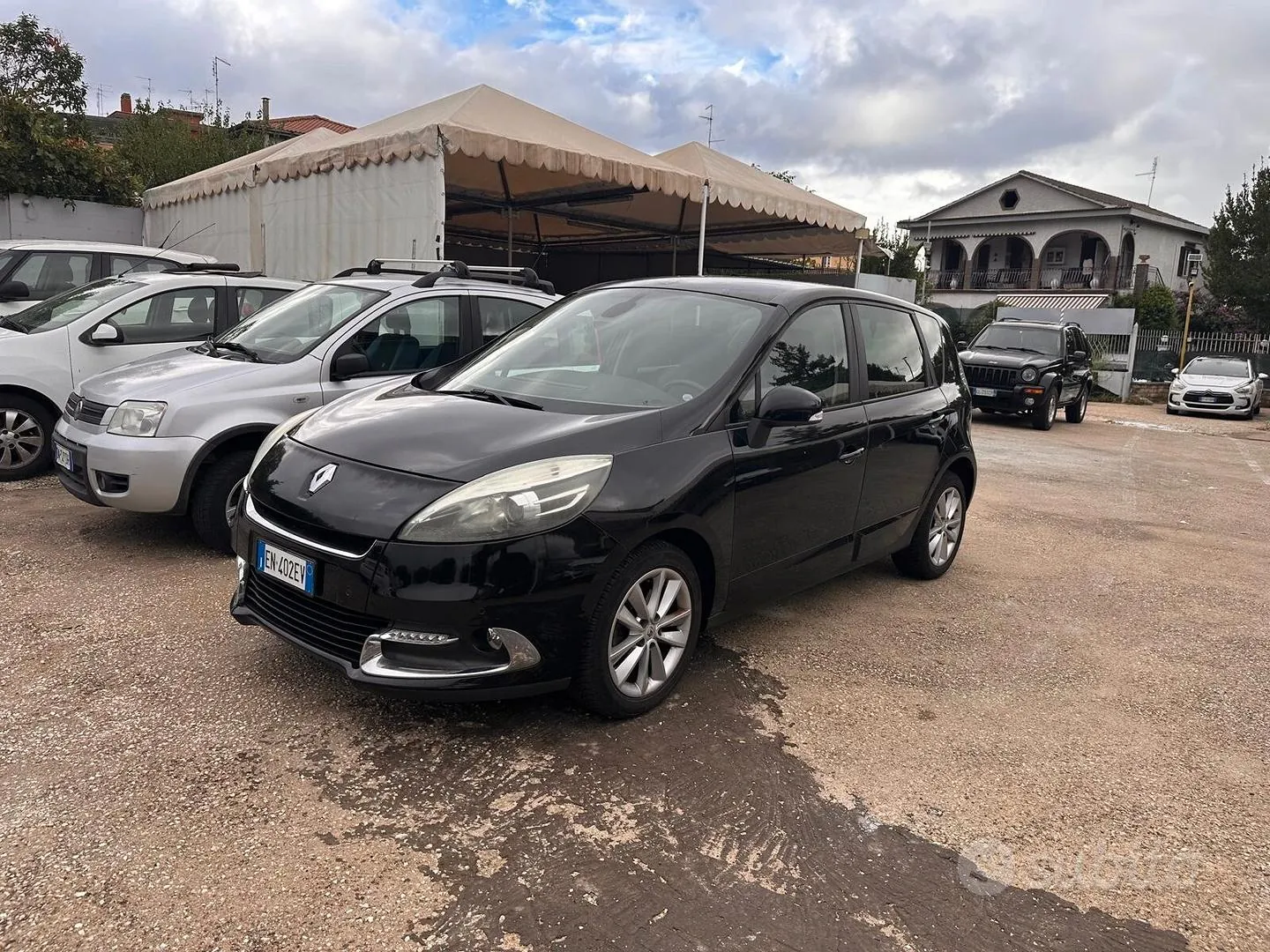Renault Scenic 2012 photo 2