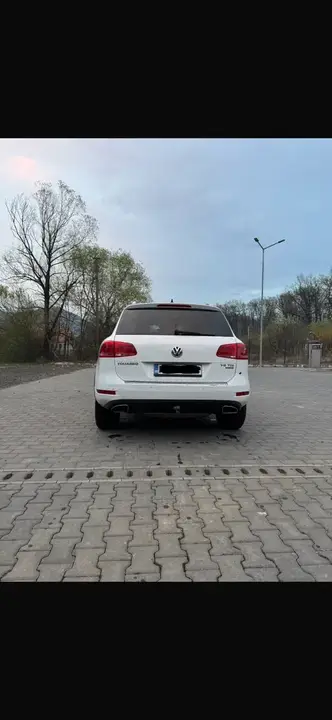 Volkswagen Touareg 2012 photo 2