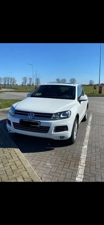 Volkswagen Touareg 2012 photo 3