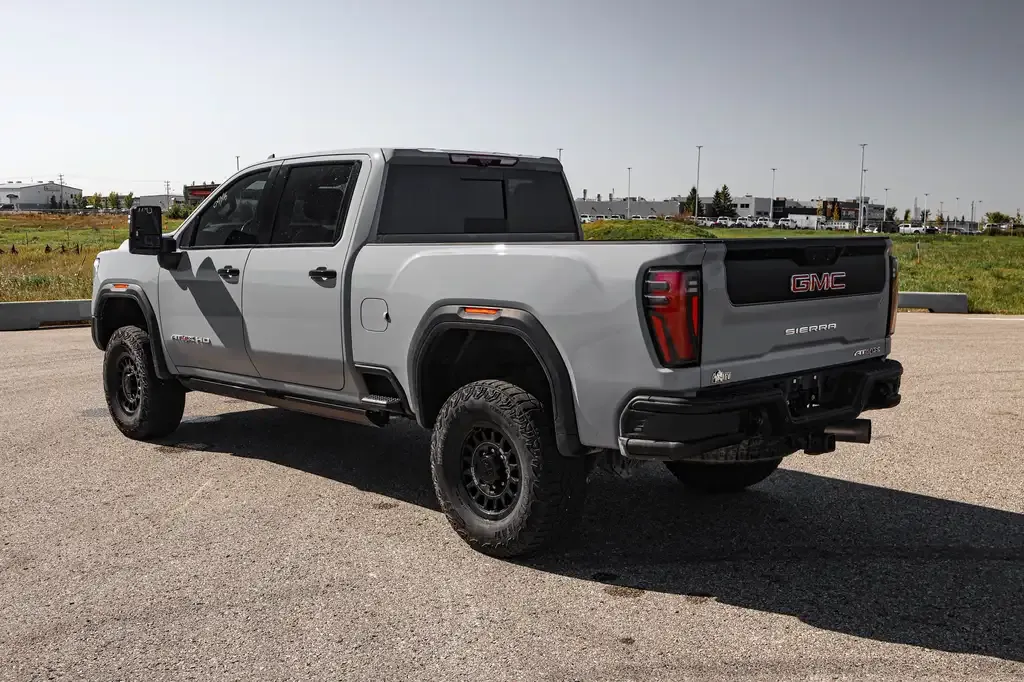 GMC Sierra 2500Hd 2024 photo 2