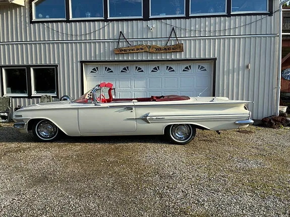 Chevrolet Impala 1960 photo 4
