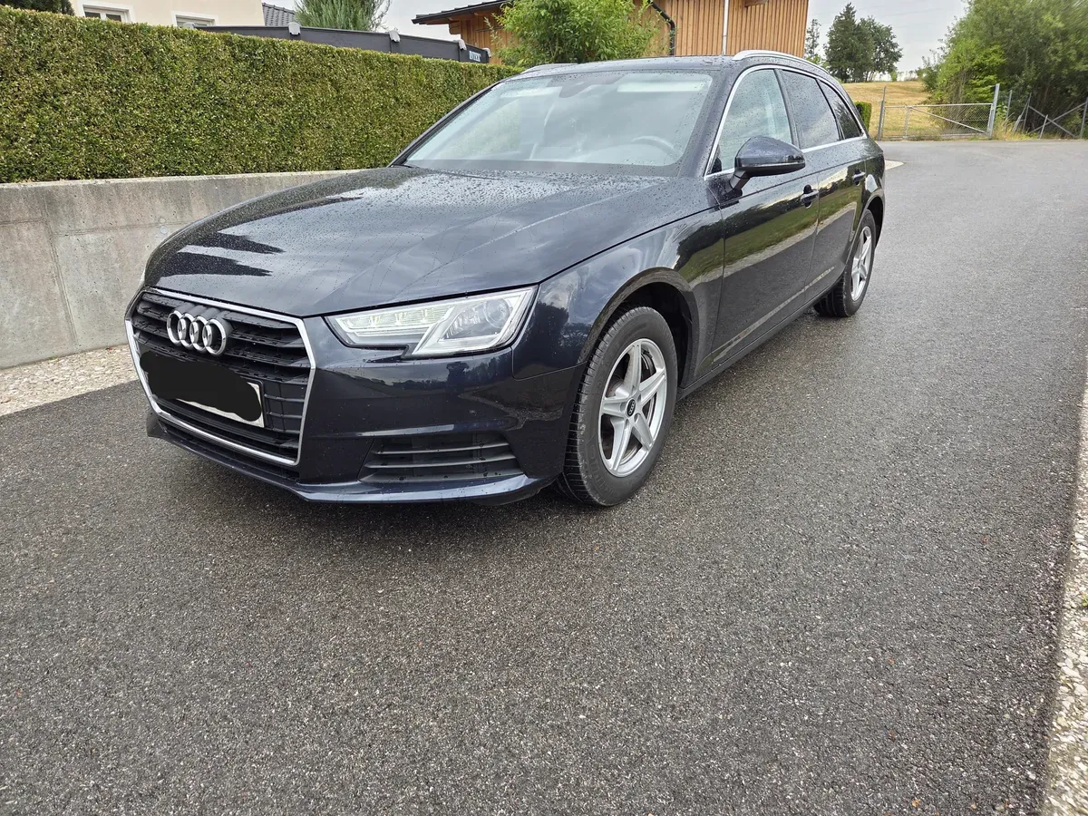 Audi A4 2017 photo 2