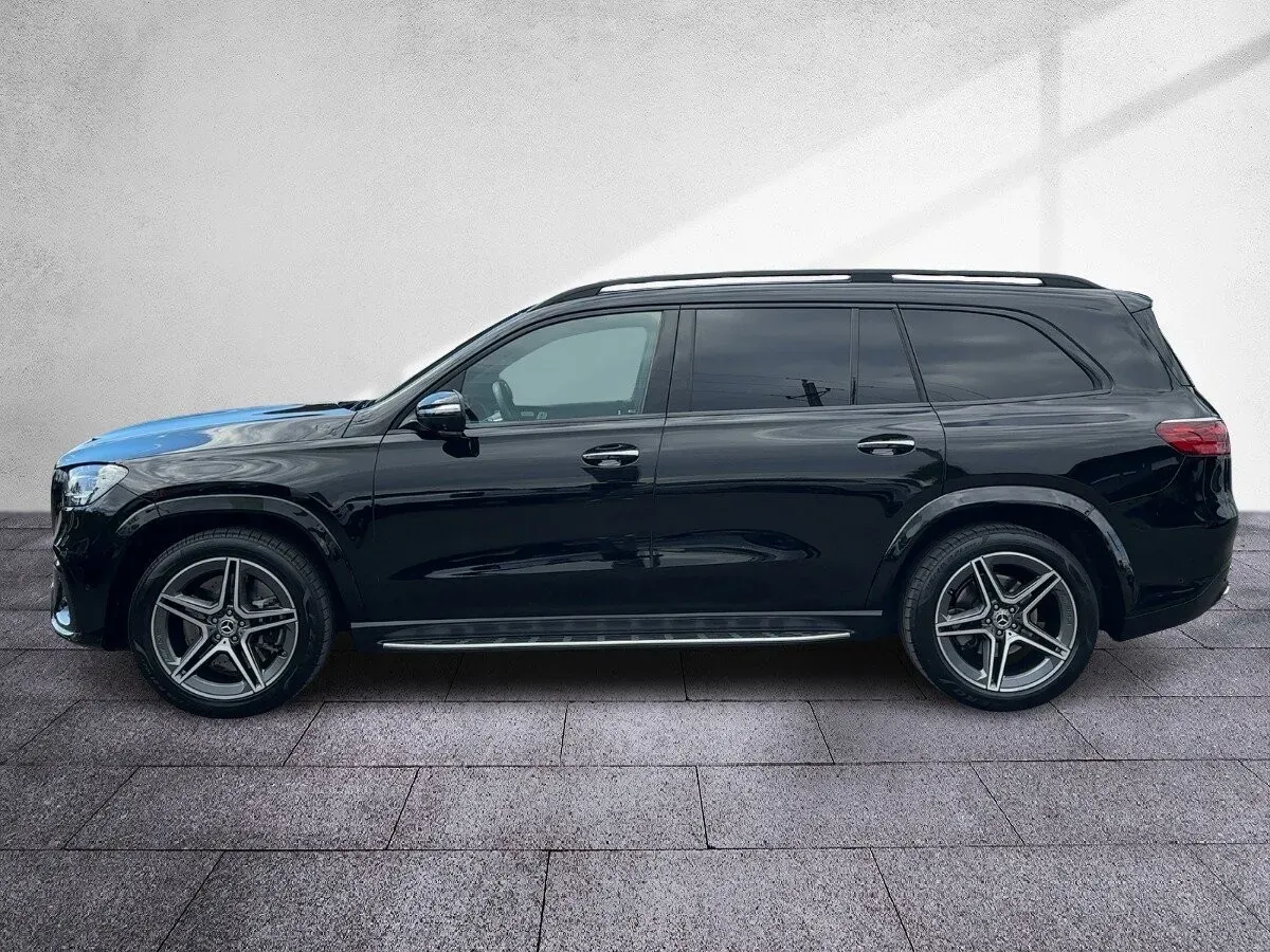 Mercedes-Benz Gls-Class 2024 photo 3