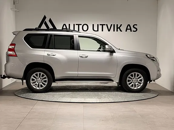 Toyota Land Cruiser 2015 photo 2