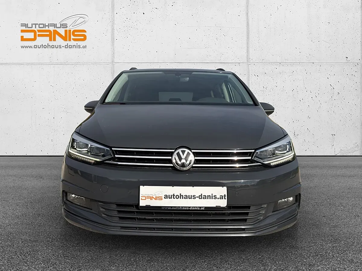 Volkswagen Touran 2018 photo 2