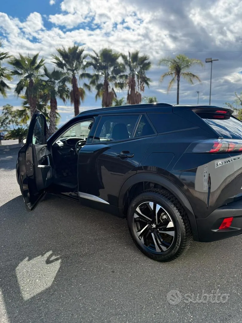 Peugeot 2008 2021 photo 4