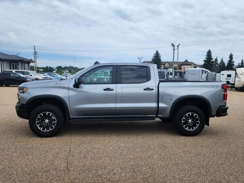 Chevrolet Silverado 1500 2024 photo 3