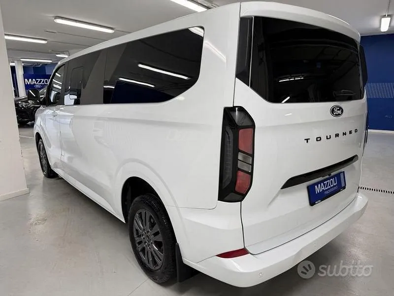 Ford Tourneo Custom 2024 photo 4