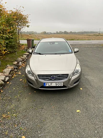 Volvo V60 2011 photo 2