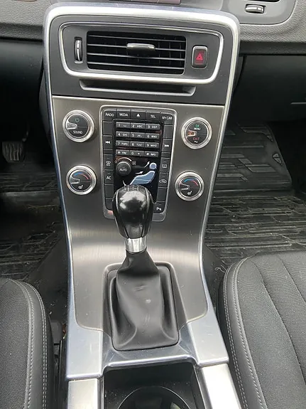 Volvo V60 2011 photo 4