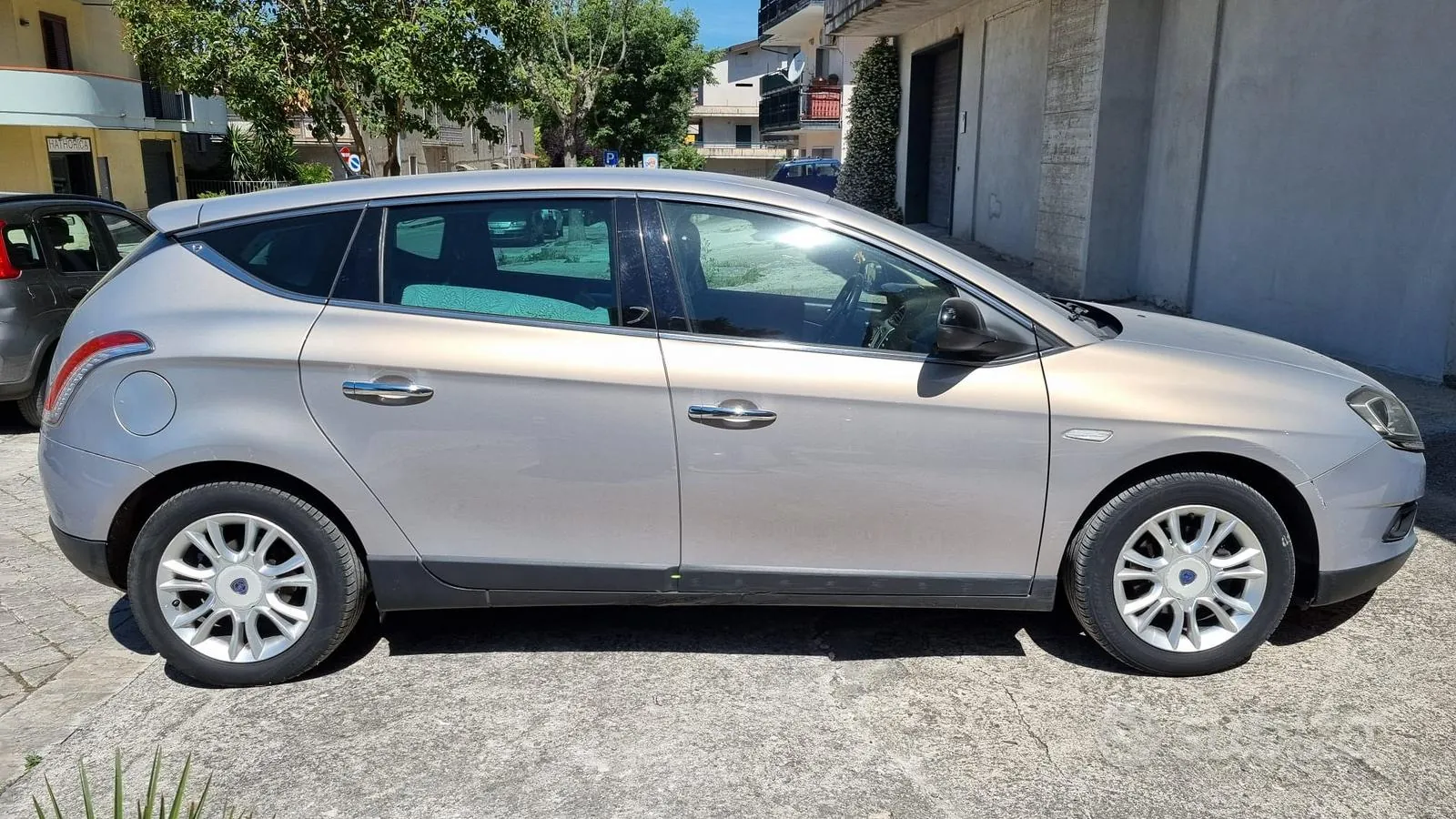 Lancia Delta 2012 photo 2