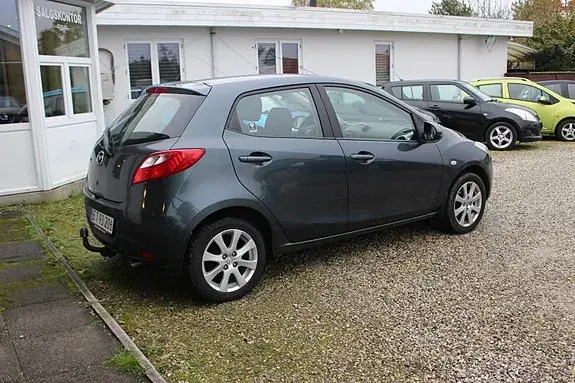 Mazda 2 2008 photo 4