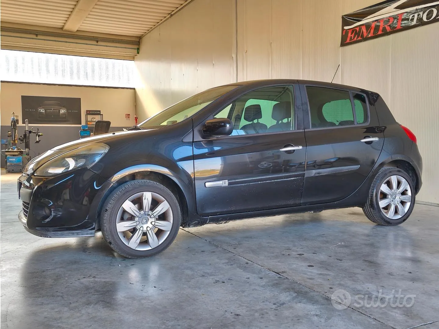 Renault Clio 2009 photo 2