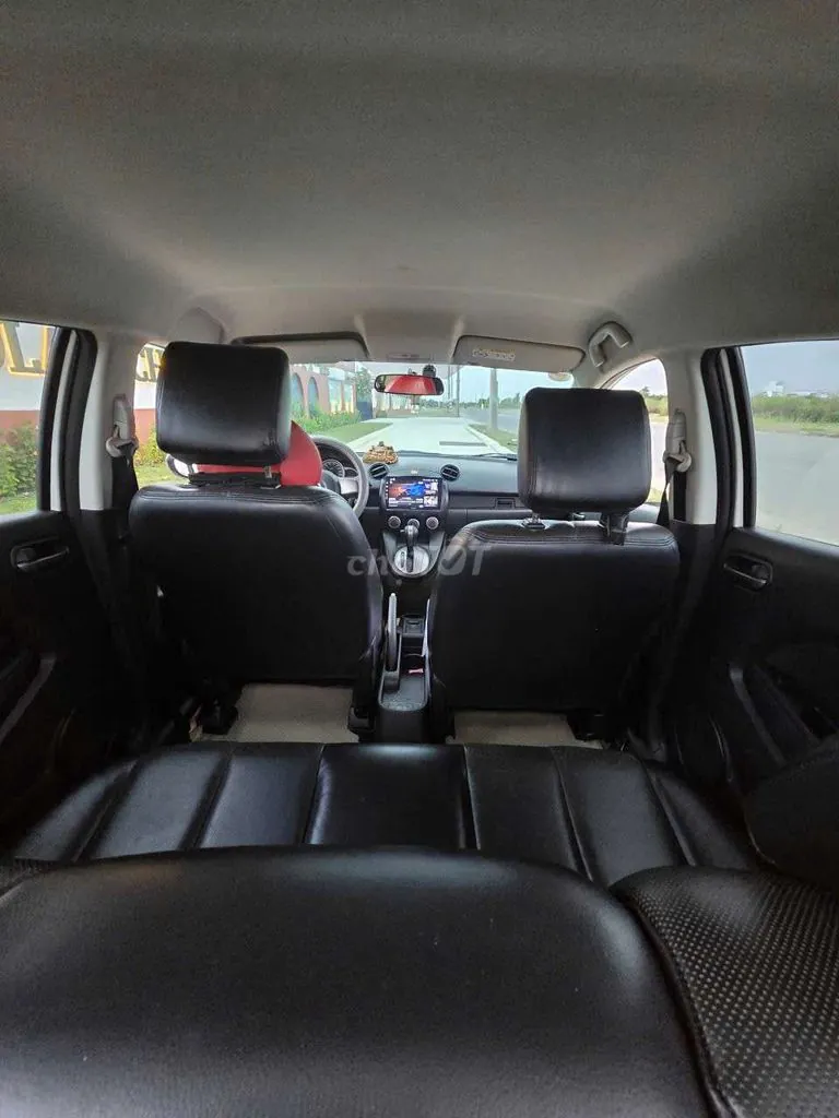 Mazda 2 2014 photo 3