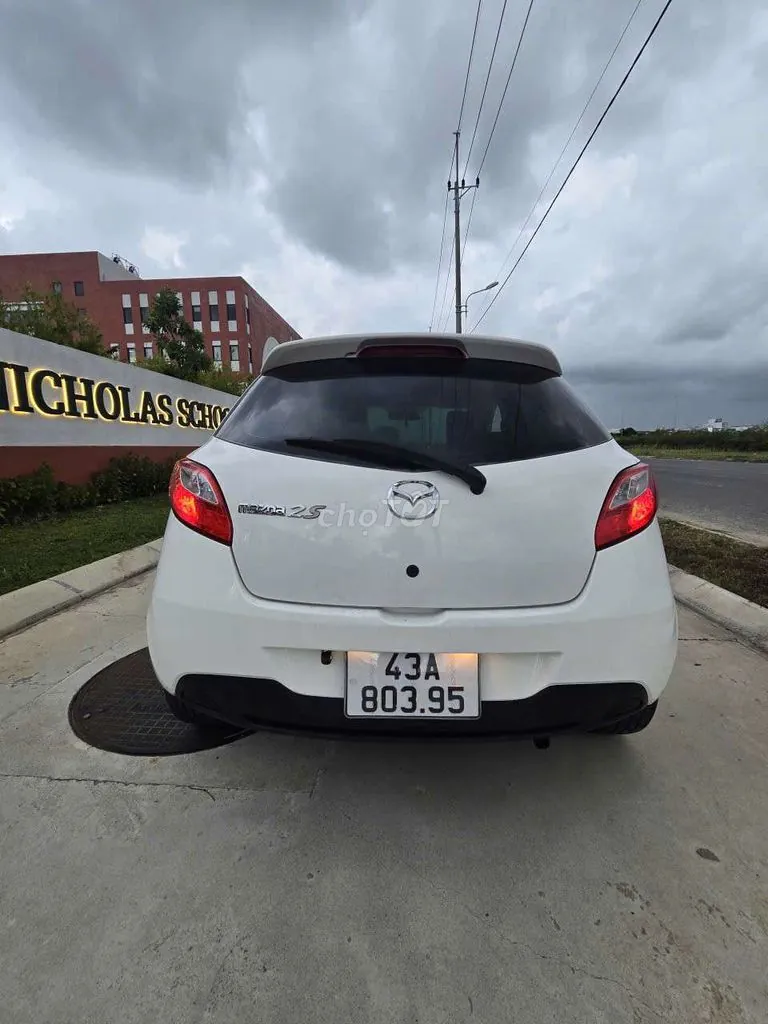 Mazda 2 2014 photo 2