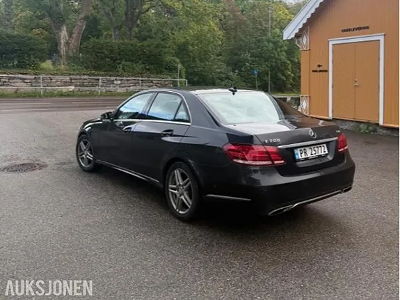 Mercedes-Benz E-Class 2013 photo 4