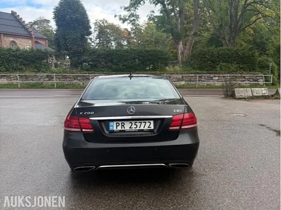 Mercedes-Benz E-Class 2013 photo 3