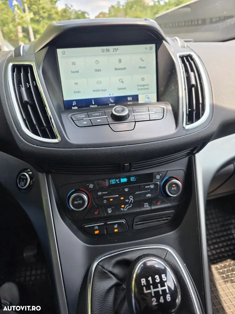 Ford Kuga 2017 photo 2