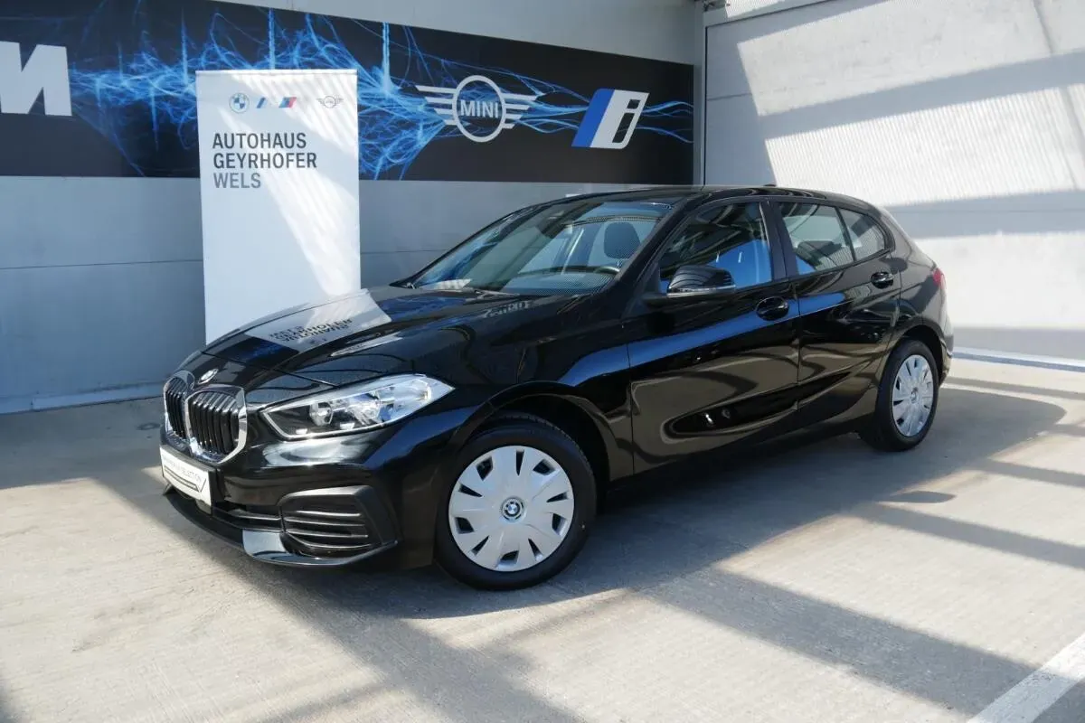 BMW 1 Series 2023 photo 3