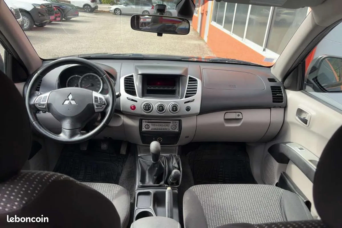 Mitsubishi L200 2013 photo 3
