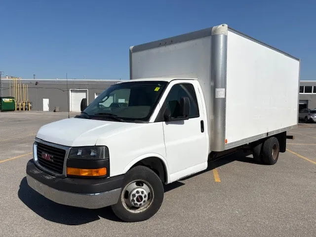 GMC Savana 2016 photo 3