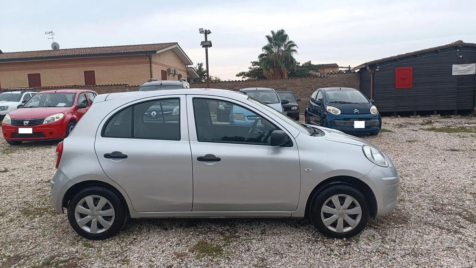 Nissan Micra 2012 photo 4