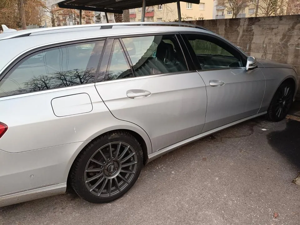 Mercedes-Benz E 220