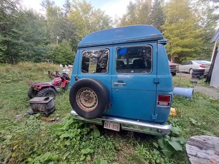 Chevrolet G20 1983 photo 3