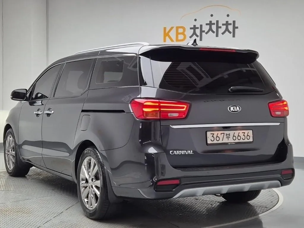 Kia Carnival 2019 photo 2