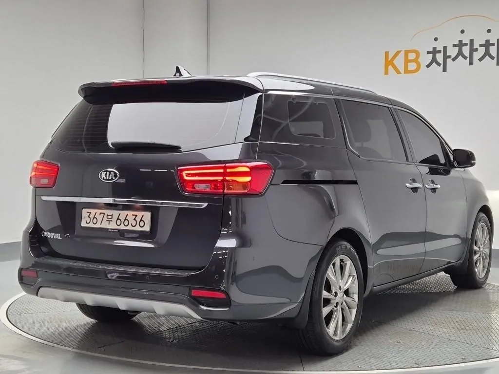 Kia Carnival 2019 photo 3