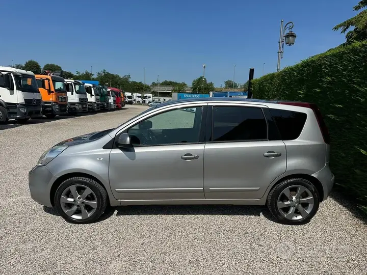 Nissan Note 2011 photo 5