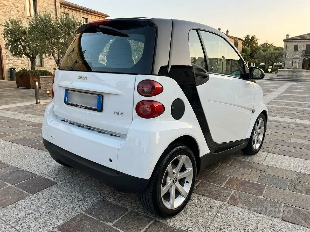 Smart Fortwo 2010 photo 4