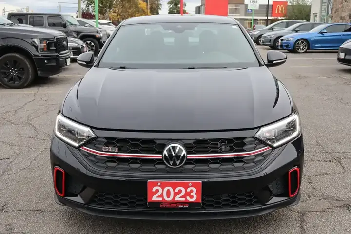 Volkswagen Jetta 2023 photo 2