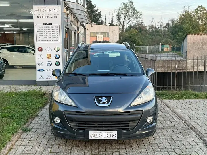 Peugeot 207 2010 photo 2