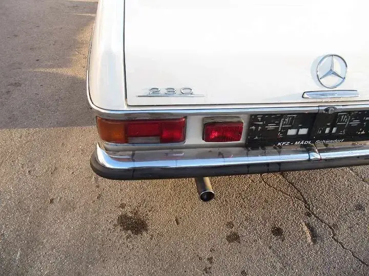 Mercedes-Benz 230 1972 photo 3