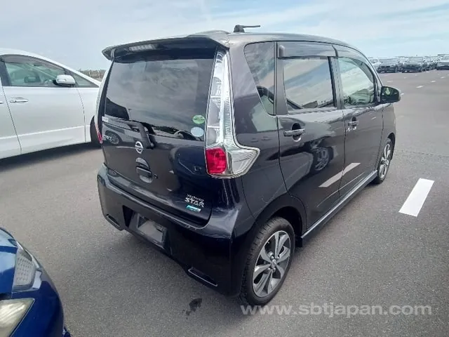 Nissan Dayz Highway Star G 2013 photo 4