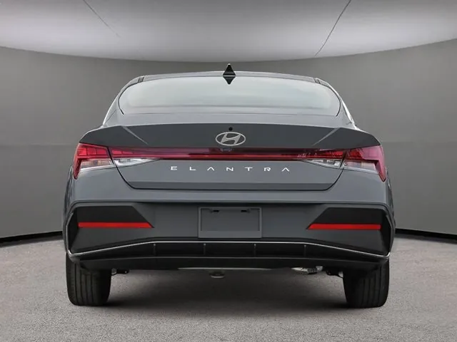 Hyundai Elantra 2026 photo 5