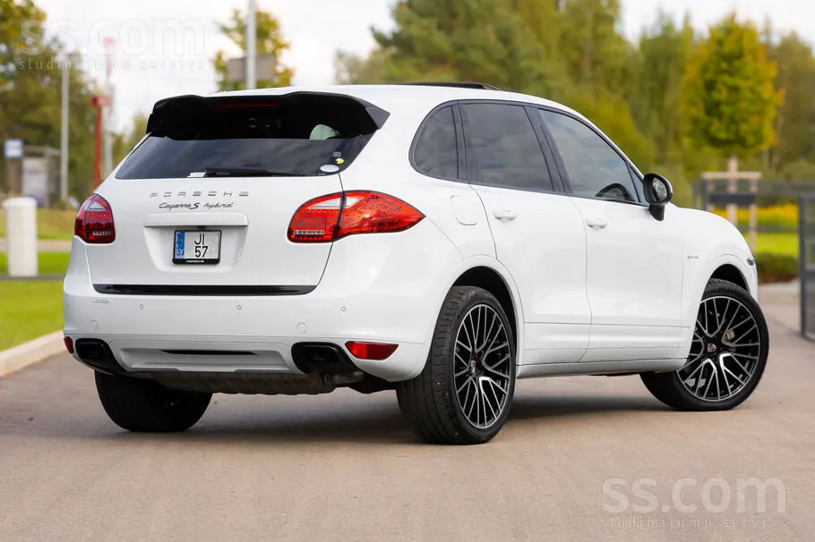 Porsche Cayenne 2013 photo 4
