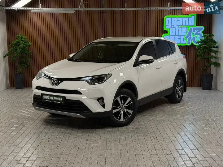 Toyota Rav4 2018 photo 2