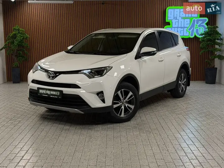 Toyota Rav4 2018 photo 4