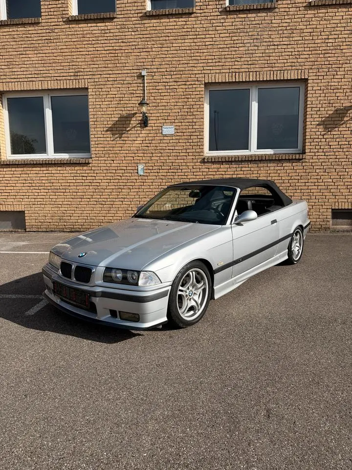 BMW 320I
