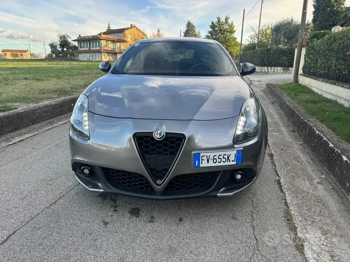 Alfa Romeo Giulietta 2019 photo 2