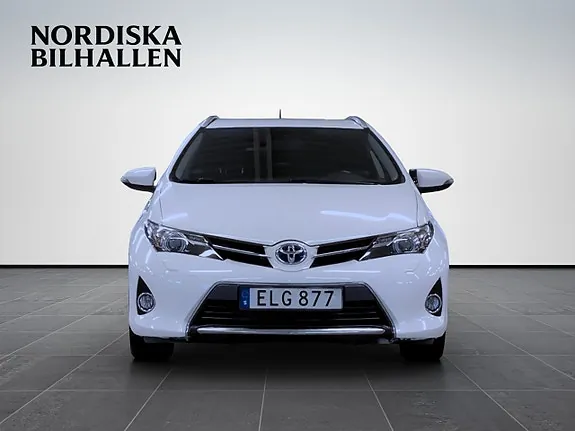 Toyota Auris 2014 photo 2