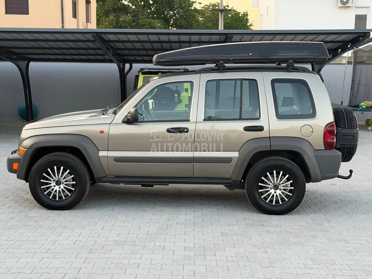 Jeep Liberty 2006 photo 2