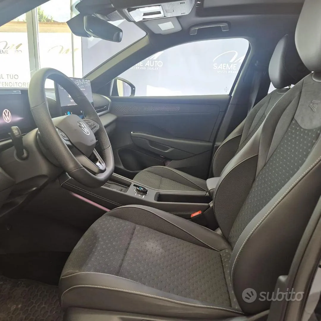 Volkswagen T-Roc 2026 photo 2
