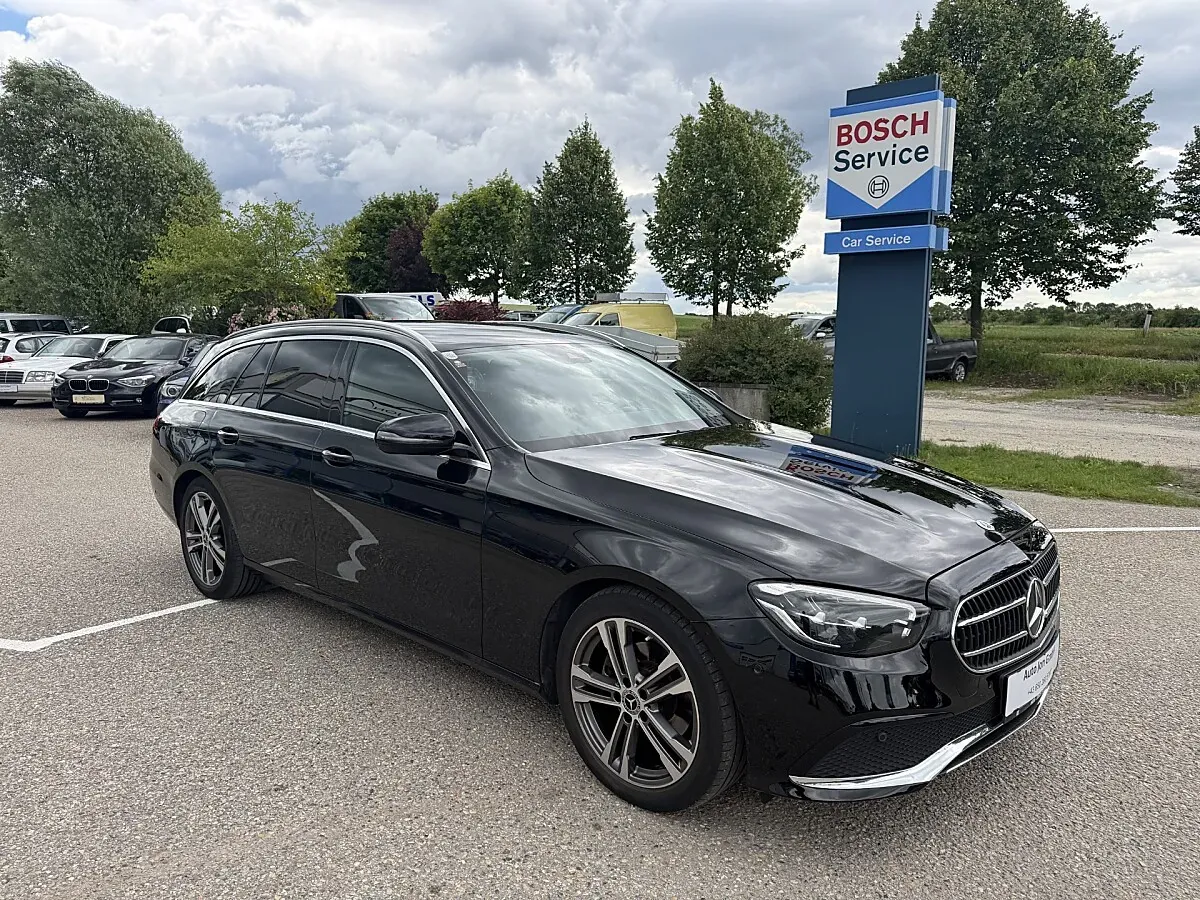 Mercedes-Benz E-Class 2022 photo 2