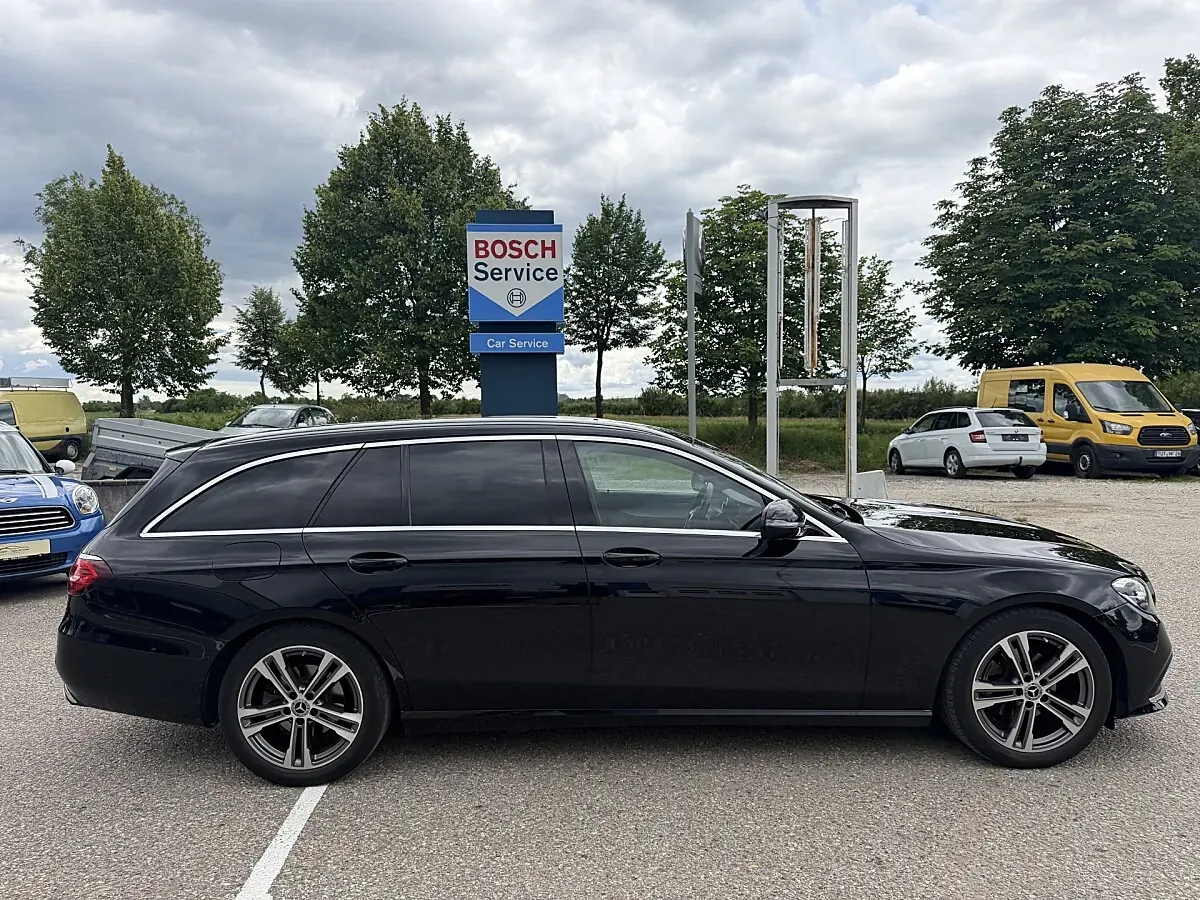 Mercedes-Benz E-Class 2022 photo 3
